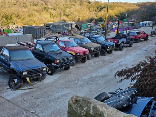 Breaking hilux mk2 - mk2,3,4, also